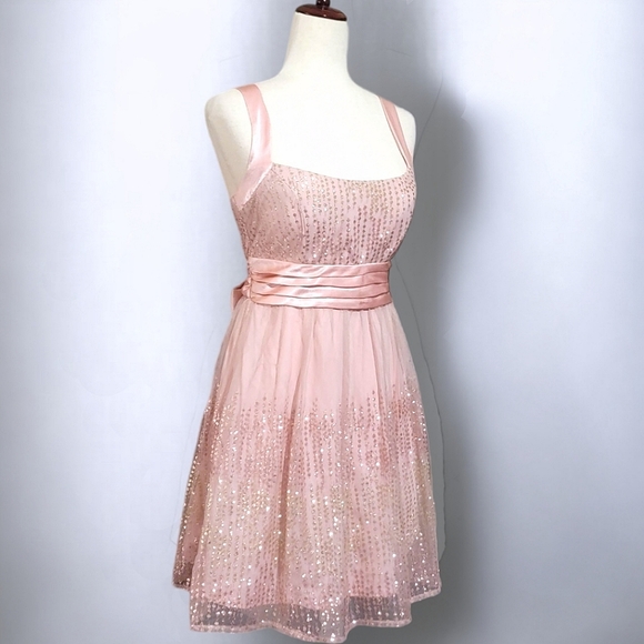 Windsor Soft Pink Short Cocktail Prom Party Dress with Gold Glitter Sparkle - Picture 5 of 17